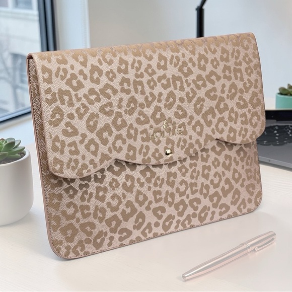 Hollis Accessories - NEW WITH TAGS Hollis Lennyn Leopard Print Laptop Sleeve 14 inch Compatible pink